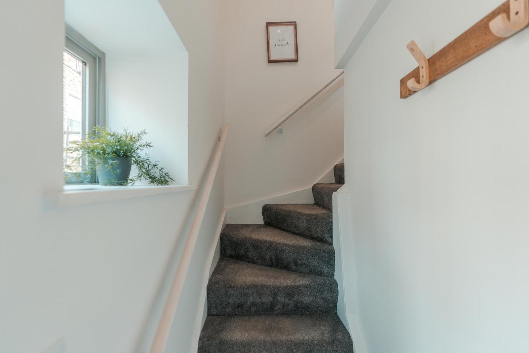 Bridge Apartment Стокпорт Экстерьер фото